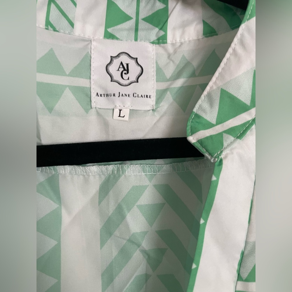 Green Patterned Dress - Picture 2 of 3